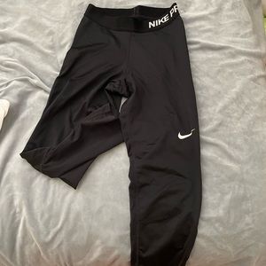 NIKE pro crop leggings